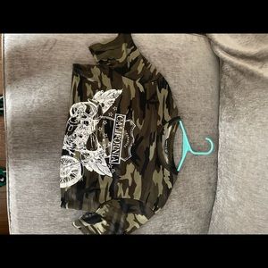 Cropped camo top size small